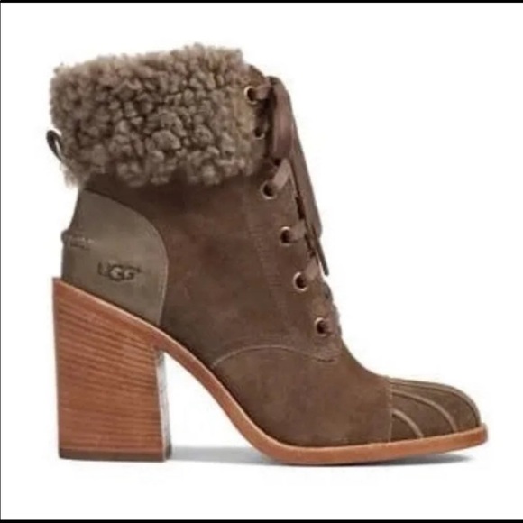 UGG Jaxon Cuff Shearling Bootie 8,5